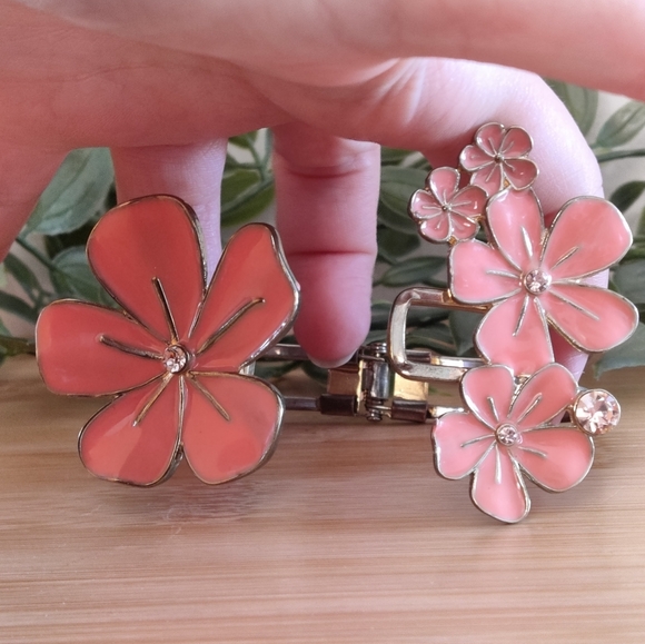 💎3/30💎 Floral Statement Bracelet - Picture 8 of 8